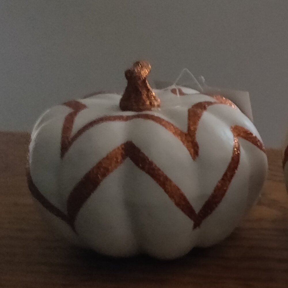 3 Lightweight Glittery Pumpkins 3"x4"